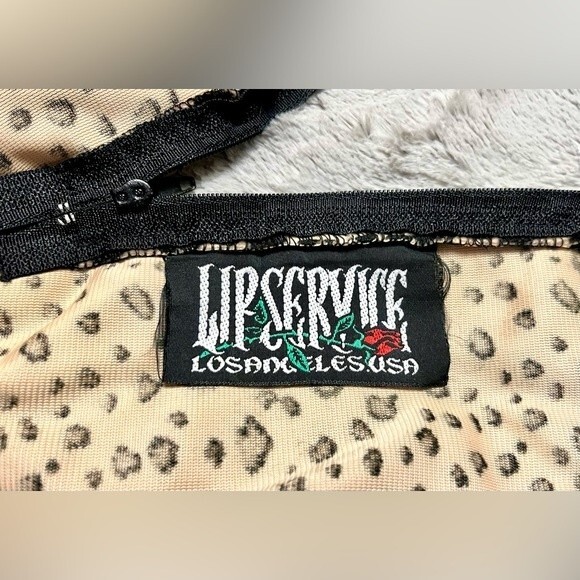 Vintage Y2K Lip Service Leopard Mini Skirt with Front Slits & D Rings SZ Medium - Picture 10 of 10